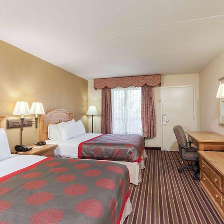 Ramada By Wyndham Lebanon Hotel Luaran gambar