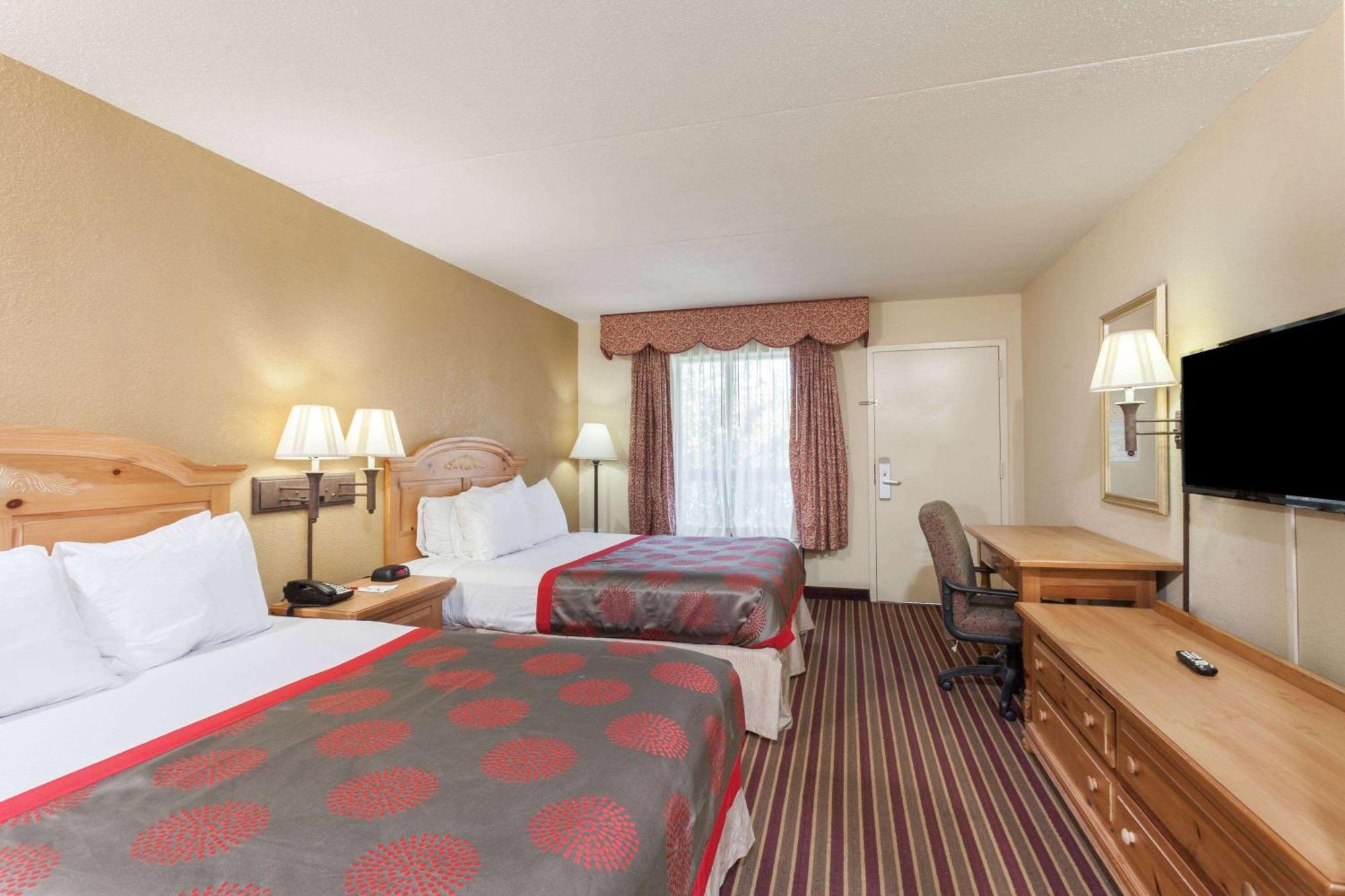 Ramada By Wyndham Lebanon Hotel Luaran gambar